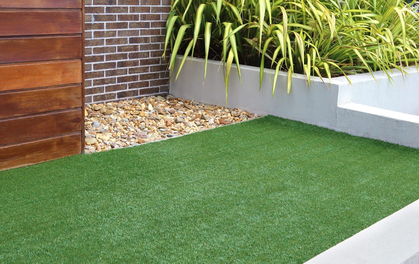Artificial lawn garden